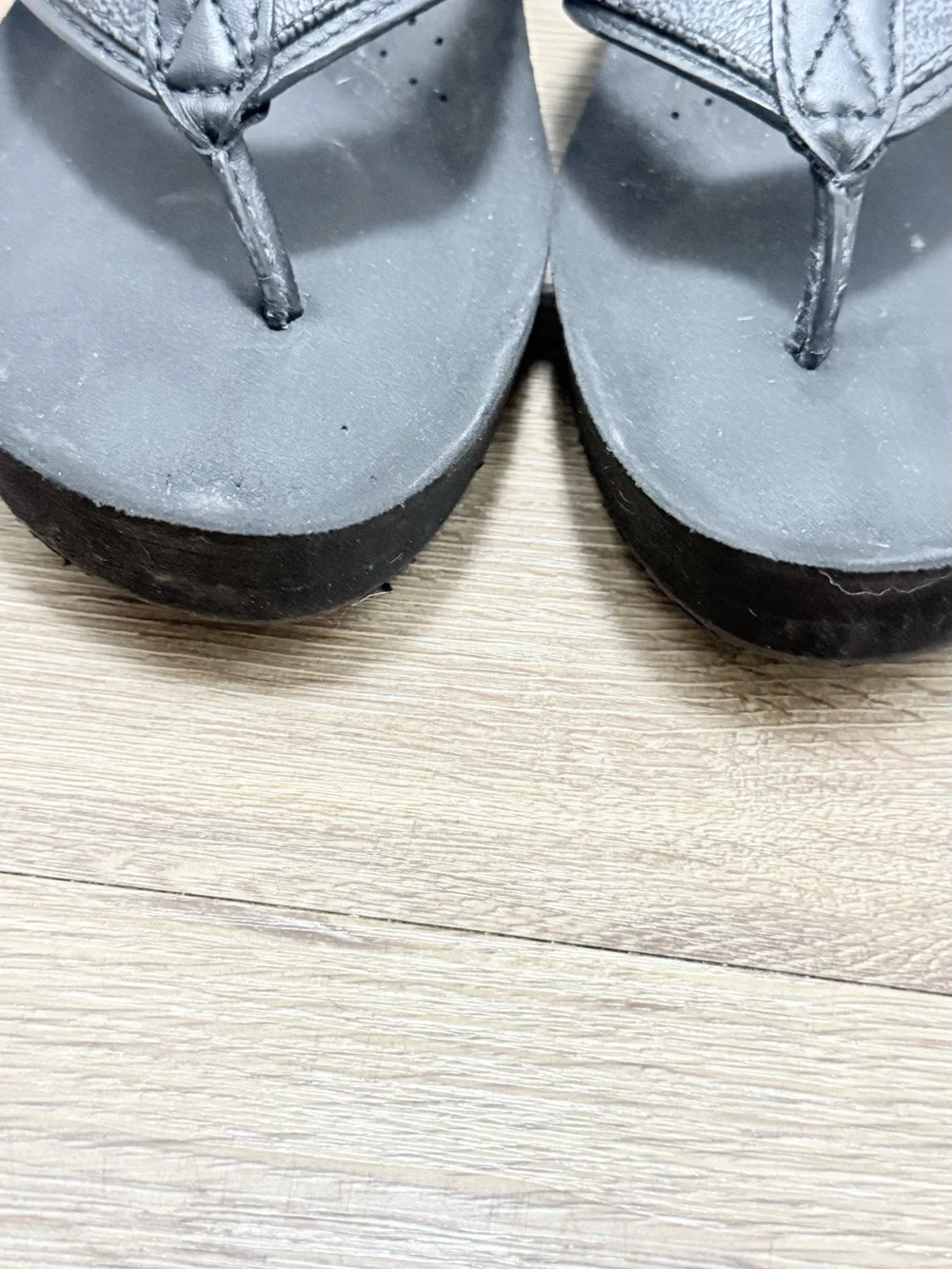 Y2K COACH Black Thong Sandals with Red Accent